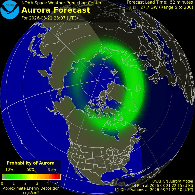 Prévision NOAA de l'ovale auroral vu depuis le pôle Nord, montrant la zone verte de forte probabilité d'aurore positionnée directement au-dessus de l'Islande.